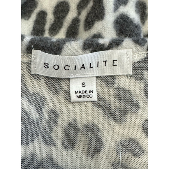 Socialite Womens Pullover Fuzzy Sweater White Leopard Print Long Sleeve S New - Picture 7 of 8